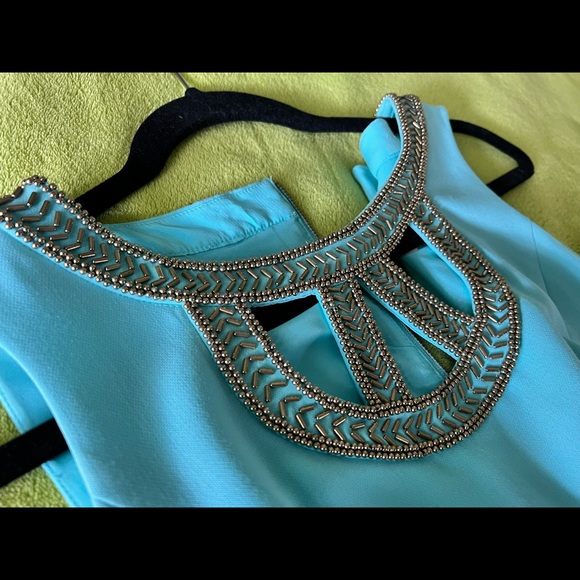 Lilly Pulitzer Women’s Sky Blue Mary Jane Lane Shift Dress with Cut Out - Picture 6 of 15